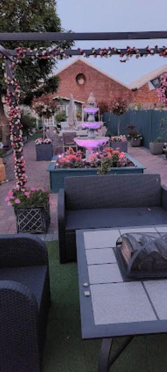 קינגסטון אפון הול The Vale Apart Hotel מראה חיצוני תמונה