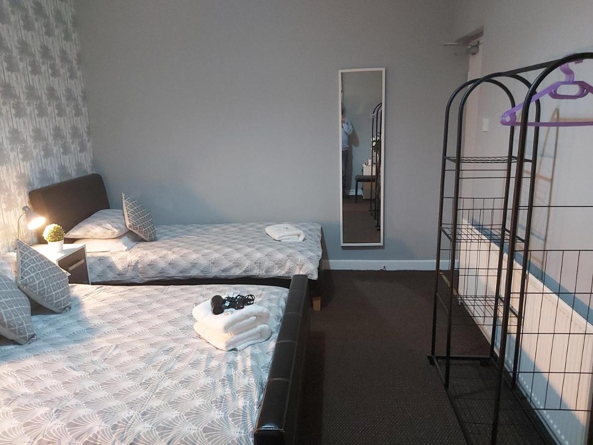 קינגסטון אפון הול The Vale Apart Hotel מראה חיצוני תמונה